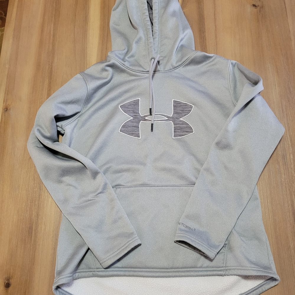 Under arnour sweatshirt size medium womens